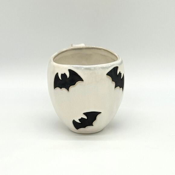 2 Anthropologie Vida Stoneware Icon Mugs Bat & Ghost Mug Set Halloween NEW - Picture 6 of 15